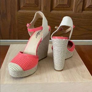 Lucky Brand Size 7 wedges